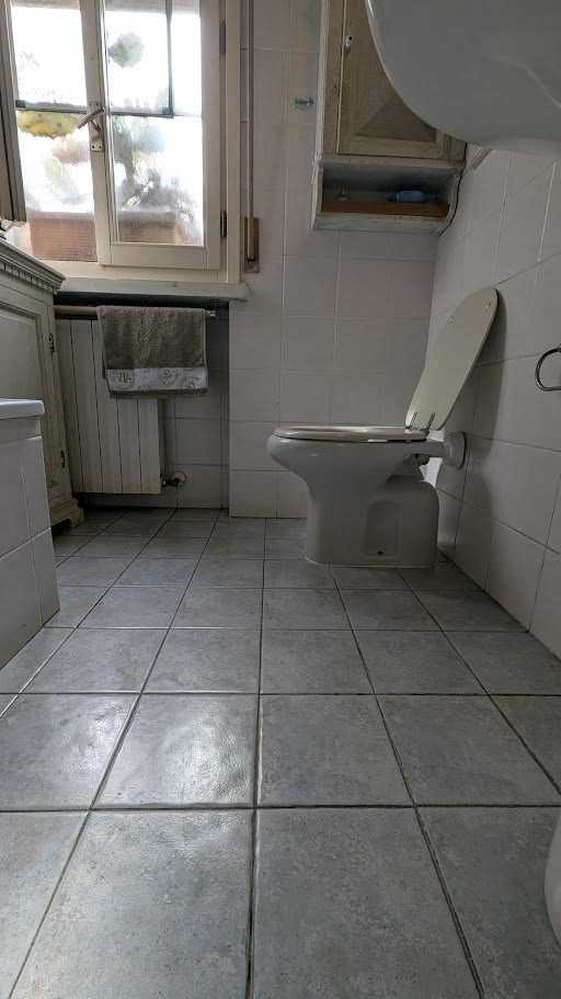 Bagno pulito e scarico ripristinato al termine dell’intervento a Cecina.